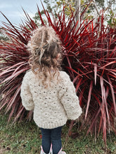 Cargar imagen en el visor de la galería, Patrón Chaleco Florci Mini