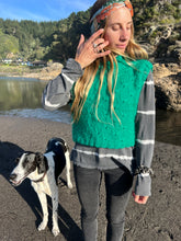 Cargar imagen en el visor de la galería, Patron Daisy Vest