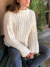 Cargar imagen en el visor de la galería, Patron Chaleco Luna