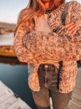 Cargar imagen en el visor de la galería, Patrón Chaleco July