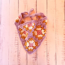 Cargar imagen en el visor de la galería, Bandana Triangular Crochet
